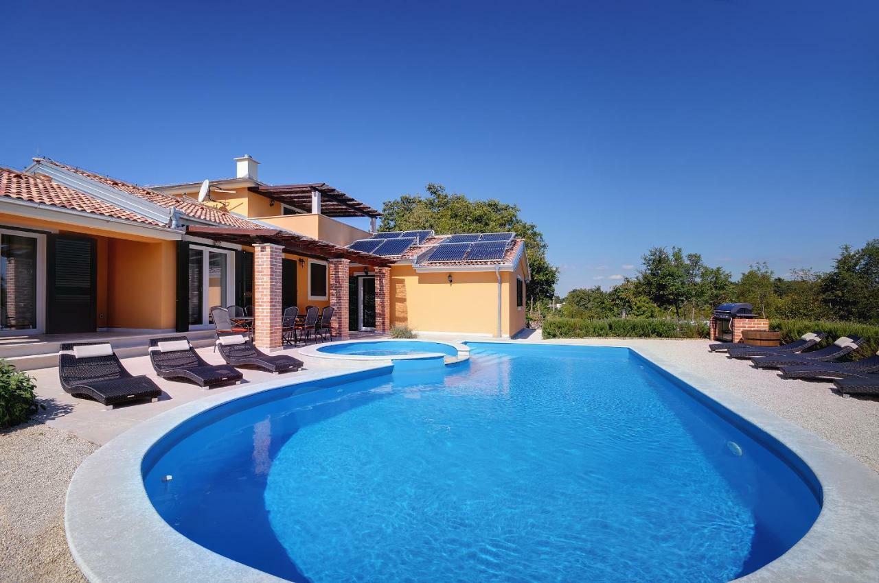 Villas Vea Histria Režanci Εξωτερικό φωτογραφία